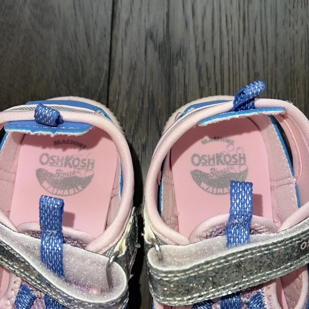 NWOT oshkosh bigosh washable shoes
